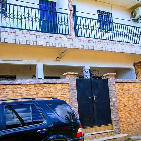 Naiveli-Palm Appartement Meuble Sobre Et Chic Douala Exterior photo