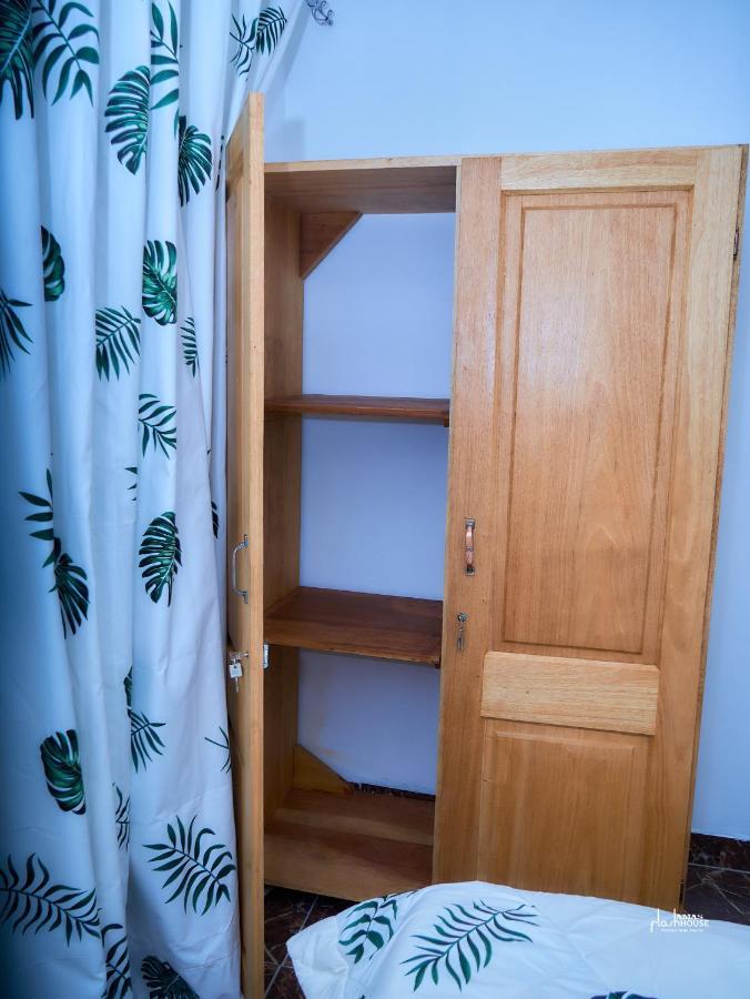 Naiveli-Palm Appartement Meuble Sobre Et Chic Douala Exterior photo