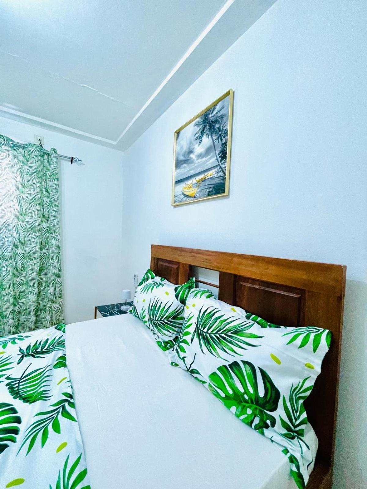 Naiveli-Palm Appartement Meuble Sobre Et Chic Douala Exterior photo